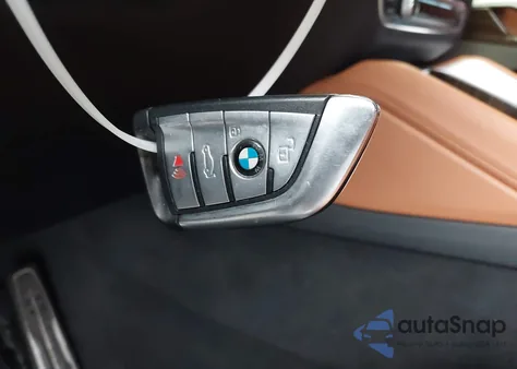 2021 BMW X6 xDrive40I z USA, uszkodzony, nr VIN 5UXCY6C01M9G08133